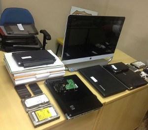Objetos apreendidos em operação da Polícia Federal (Foto: Graziela Rezende/G1 MS)