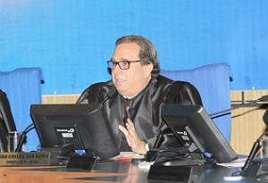 Corregedor Geral do Tribunal de Contas Iran Coelho das Neves