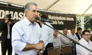 Para Reinaldo Azambuja, a mesma crise que reflete nos municípios atinge o governo do Estado