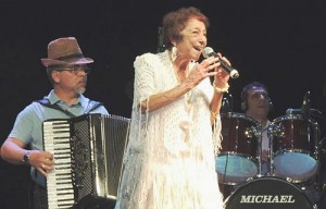 Delinha é conhecida como a “Dama do rasqueado”