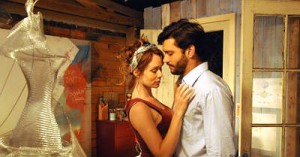 Mariana Ximenes e Armando Babaioff em "Prova de Coragem" Divulgação