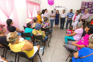 A ação fez parte das comemorações do Outubro Rosa ( Foto: Renê Carneiro)