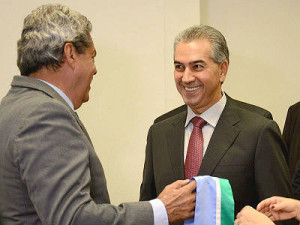 André aposta em fracasso de Azambuja para retornar em 2018. (Foto: arquivo)