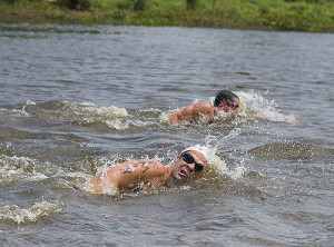 Maratona Aquática foi atração na manhã deste domingo em Corumbá (Foto: Clóvis Neto
