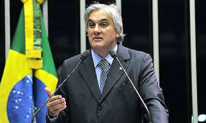 Líder do governo na Casa, senador Delcídio Amaral (PT-MS)