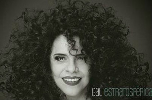 Com o disco Estratosférica, a diva faz show gratuito na praia de Copacabana, neste domingo, 29