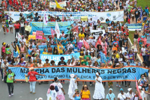 As mulheres negras são 25,5% da população brasileira (48,6 milhões de pessoas)