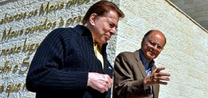 Silvio Santos e Edir Macedo durante visita do dono do SBT ao Templo de Salomão, em agosto