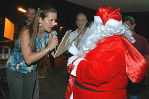 Prefeita Juliana Almeida entregou a chave da cidade ao Papai Noel