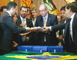 Cunha aceitou o pedido de impeachment da oposição