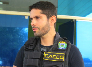 O relatório feito por Marcos Alex, aponta envolvimento de dois ex-prefeitos, empresários e 13 vereadores