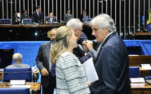 A prisão do primeiro senador no exercício do mandato desde a redemocratização ainda constrange o Senado