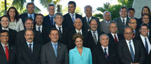 15 dos 27 governadores disseram ser contra o impedimento da presidente