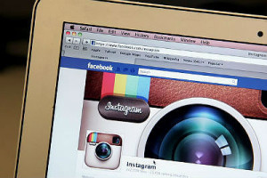 O Instagram permite a publicação de fotos (tratadas com filtros ou não)