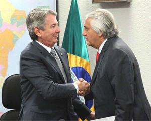 Os dois são suspeitos de envolvimento no esquema de corrupção na Petrobras investigado pela Operação Lava Jato