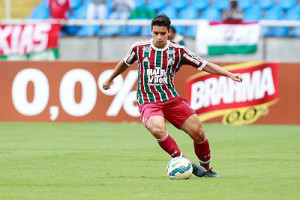 Volante deixou o Fluminense para reforçar o time paulista na temporada 2016