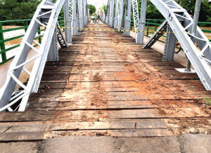 Ponte que liga os municípios de Anastácio a Aquidauana está recebendo reparos desde segunda-feira