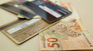 As tarifas cobradas para a realização de TED variam de banco para banco