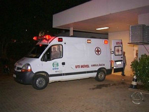 Idoso ficou mais de 8 horas na ambulância (Foto: Reprodução/TV Morena)
