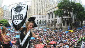 Desfile do bloco Cordão da Bola Preta, o mais tradicional e popular do Carnaval do Rio de Janeiro