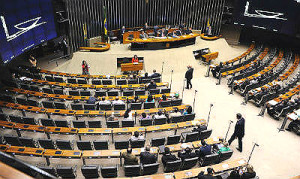 Deputados aprovoram nesta quarta-feira (24) projeto de lei que tipifica o crime de terrorismo no Brasil, com pena que vai de 12 a 30 anos de prisão
