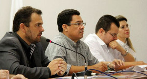 Juvenal Neto (PSDB), alerta os colegas sobre a necessidade de participação maciça durante o ato 