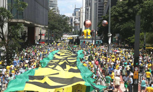 Desta vez, políticos de oposição participam da organização; presidente pede paz e que protestos sejam respeitados