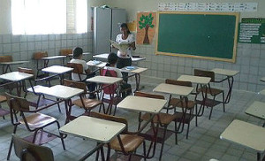 O Brasil ainda tem 2,8 milhões de crianças e adolescentes fora da escola, o que representa 6,2% do total da população de 4 a 17 anos