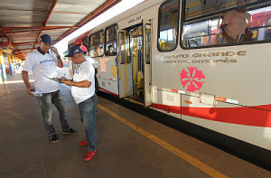 Durante a blitz, foram constatadas algumas irregularidades nos ônibus