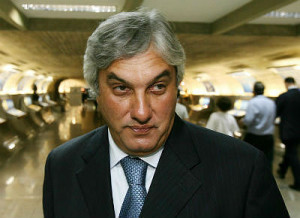 O senador Telmário Mota parecer preliminar favorável à abertura de processo contra Delcídio