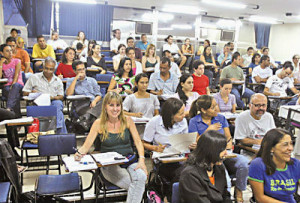 O novo teto de renda familiar é de 2,5 salários mínimos mensais por pessoa