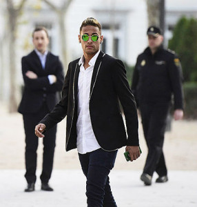 O atacante brasileiro Neymar deixa prédio da Audiência Nacional, em Madri, na Espanha. Foto: Javier Soriano/AFP