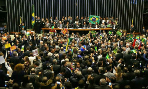 Câmara aprova abertura de impeachment de Dilma; processo segue para o Senado