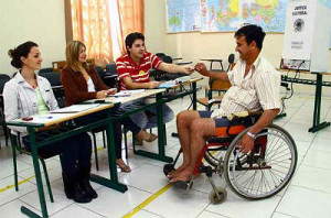 Tem quase 700 mil eleitores com algum tipo de deficiência