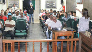 Foi debatido a diferença entre aterro sanitário, aterro controlado e lixão