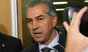 Governador Reinaldo Azambuja durante entrevista (Foto: Divulgação )