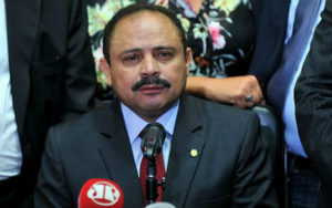 Waldir Maranhão revoga a própria decisão de anular o impeachment