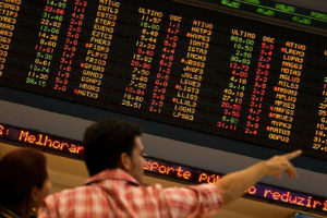 Índice Bovespa acumulou uma queda de mais de 10% no período, após três meses consecutivos de alta
