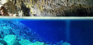 Gruta do Lago Azul recentemente subiu para a terceira colocação