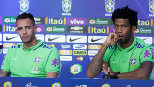 Gil e Renato Augusto concedem entrevista coletiva: na briga pela Olimpíada imagem: Luciano Belford/Framephoto