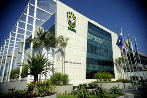 A CBF anunciou hoje os nomes que vão integrar a seleção masculina olímpica. Entre os 18 jogadores estão Neymar, Fernando Prass e Douglas CostaArquivo/Agência Brasil