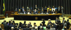 Após reajuste de diversas categorias, parlamentares estudam elevar seus rendimentos, diz coluna