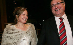 A senadora Gleisi Hoffmann com o marido, o ex-ministro Paulo Bernardo, preso