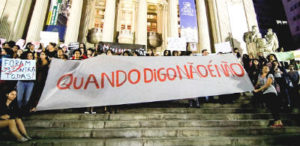 Mulheres fazem ato contra a cultura do estupro no centro do Rio de Janeiro