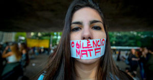 Mulheres vão às ruas contra cultura do estupro