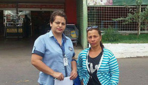Rubia Santana, diretora do SECCG e Maria Aparecida, funcionária do Extra. Foto: Divulgação