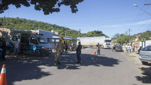 Blitz foi realizada na Rua Frei Mariano, entre a Dom Aquino e Treze de Junho (Foto: Clóvis Neto)