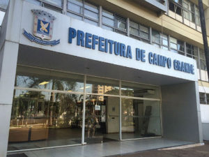 Os candidatos devem comparecer no DIAC (Setor de Concursos)
