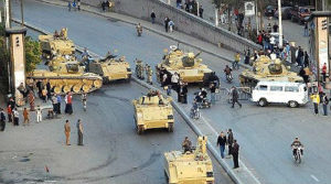 Exército confirmou que tomou o poder na Turquia e afirmou que esperam "manter boas relações com todos os países"