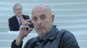 Diretor de 70 anos sofreu uma parada cardíaca no fim da noite desta quarta-feira (13)